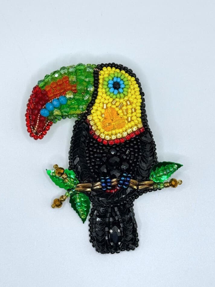 Broche Tucán Sobre Ramita